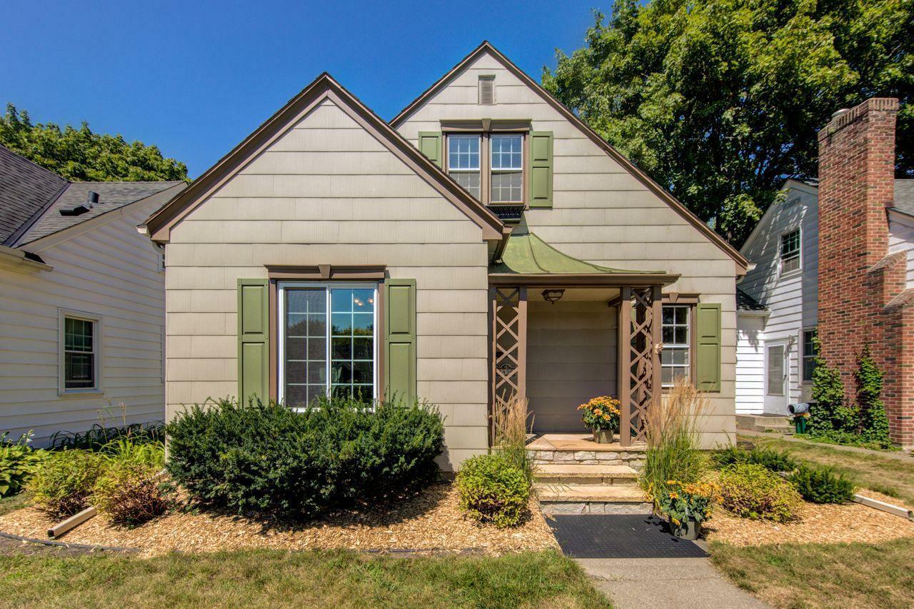 Property Photo:  1439 Bayard Avenue  MN 55116 