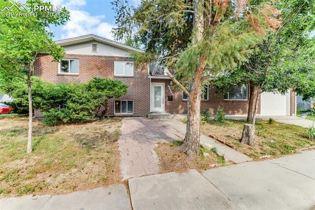 Property Photo:  1520 Easter Court  CO 80501 