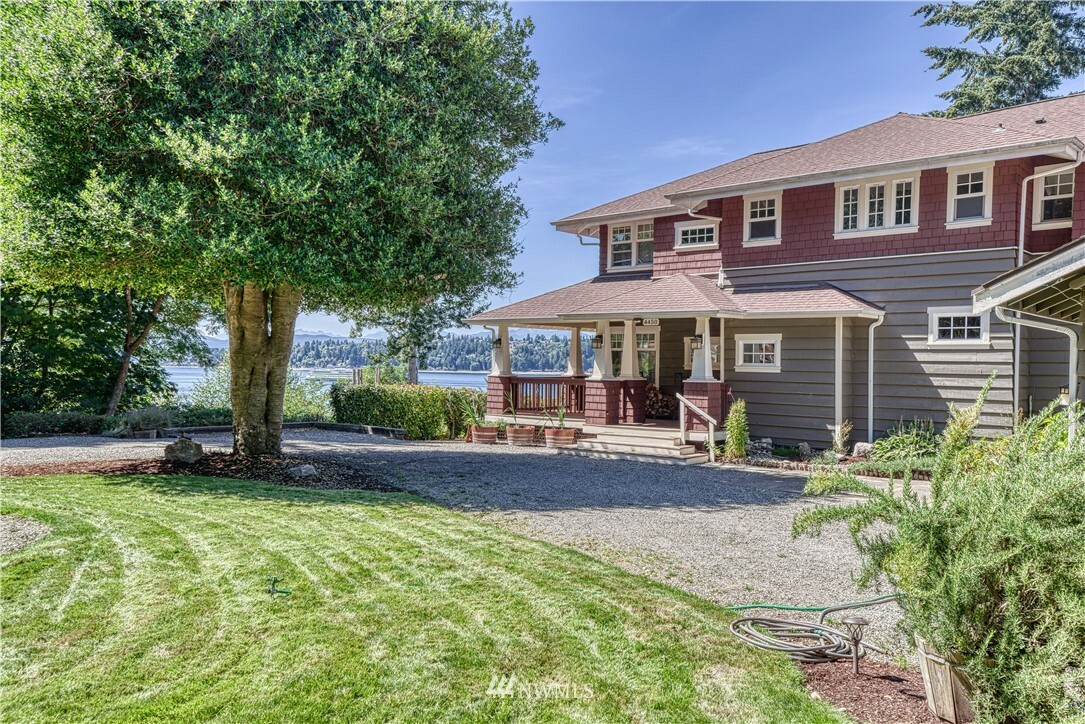 Property Photo:  4450 Woods Road E  WA 98366 