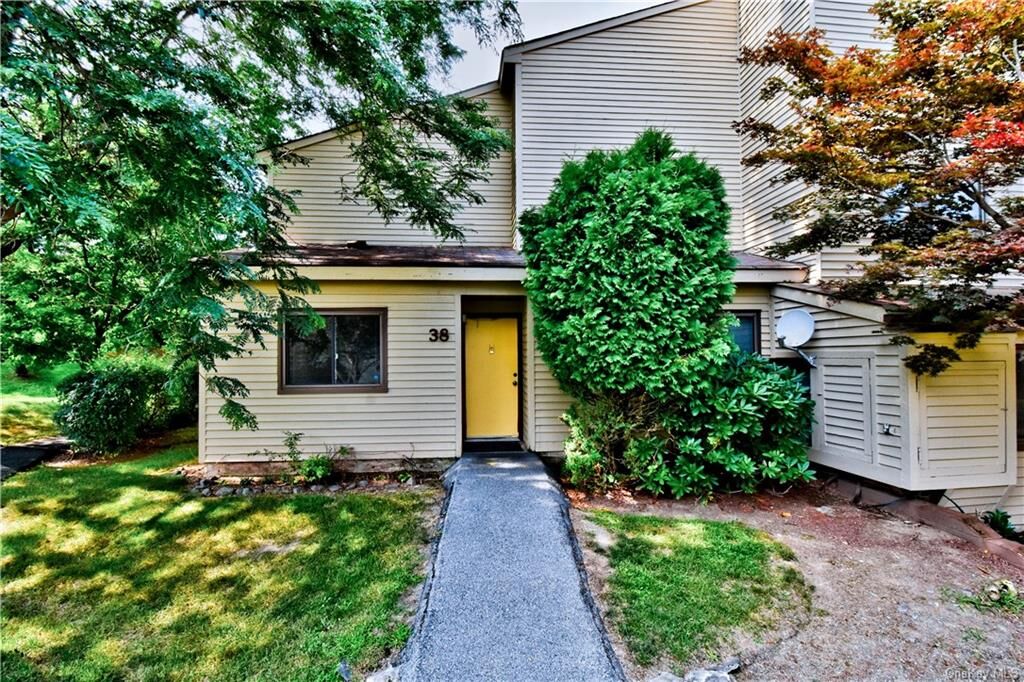 Property Photo:  38 Sycamore Court  NY 10930 