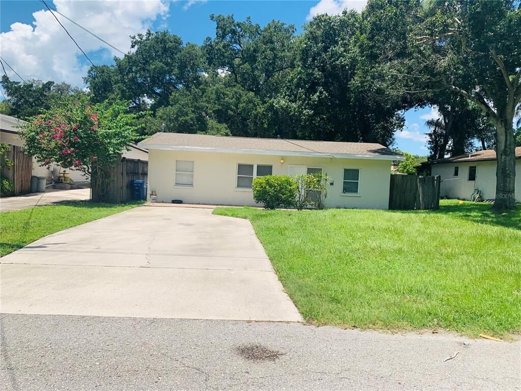 Property Photo:  4620 Violet Avenue  FL 34233 