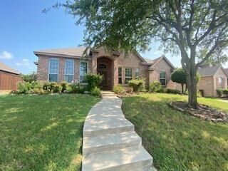 Property Photo: 2301 High Pointe Drive TX 76210