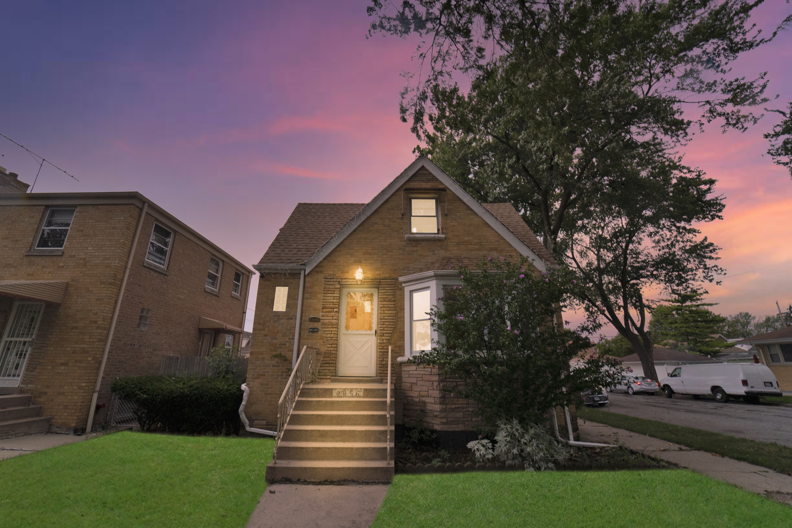 Property Photo: 2856 N Nordica Avenue IL 60634
