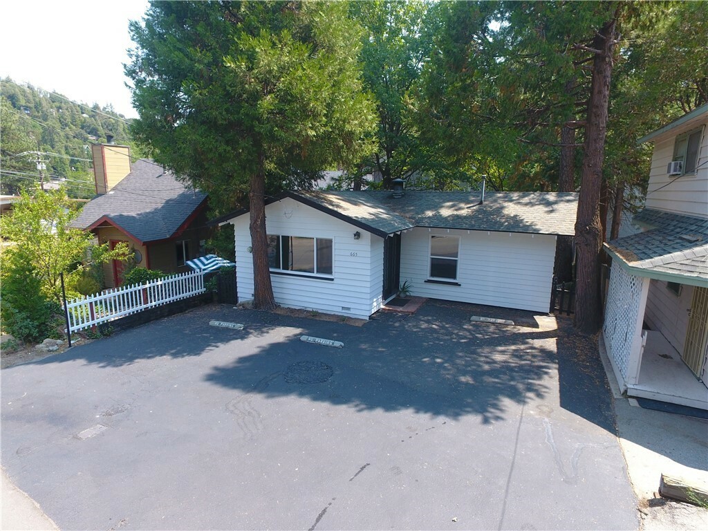 Property Photo:  665 Rocky Loop  CA 92325 