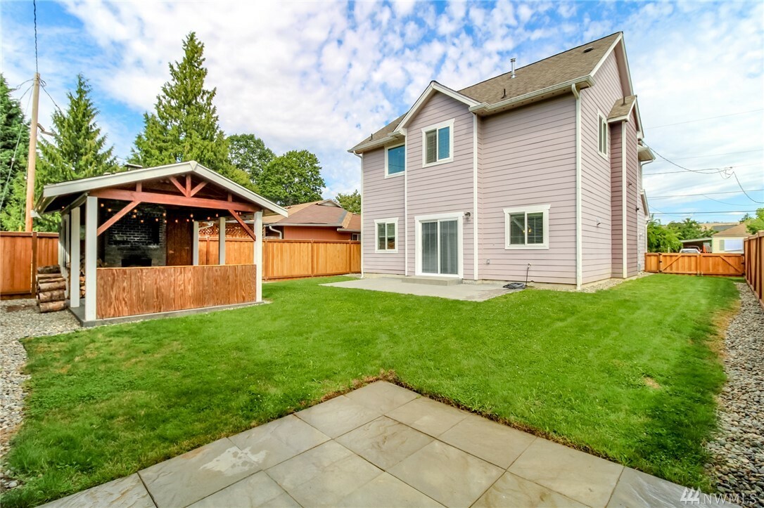 Property Photo:  508 Boyd Ave  WA 98390 