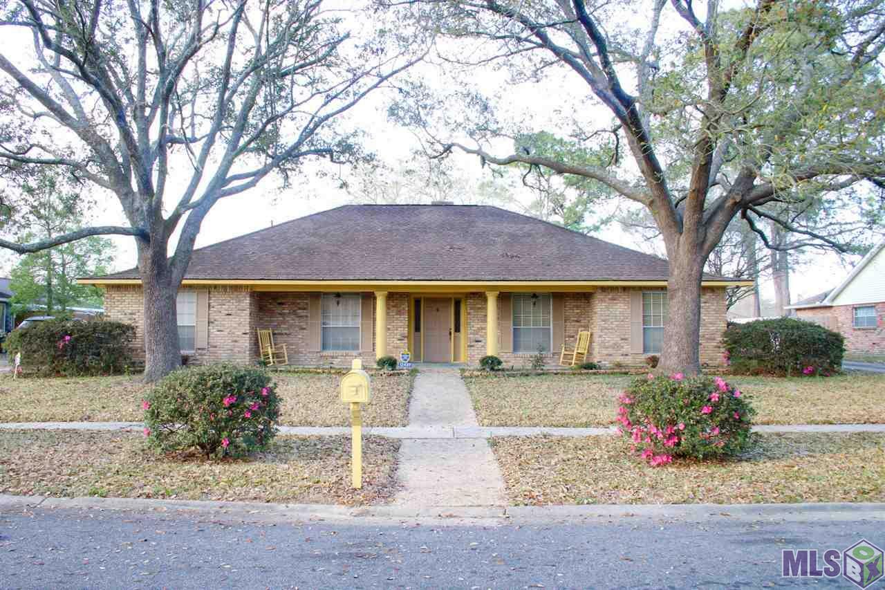 Property Photo: 12437 Gawain Ave LA 70816