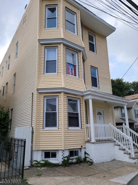 Property Photo:  433 S 16th St  NJ 07103 