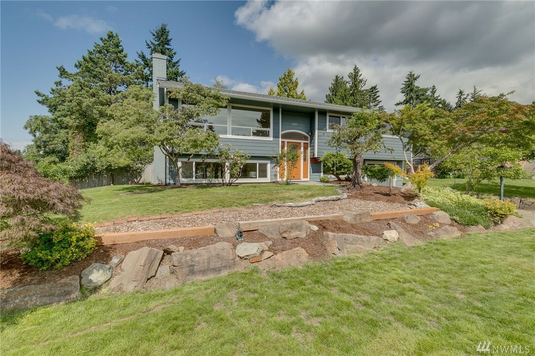 Property Photo:  2304 N 172nd St  WA 98133 