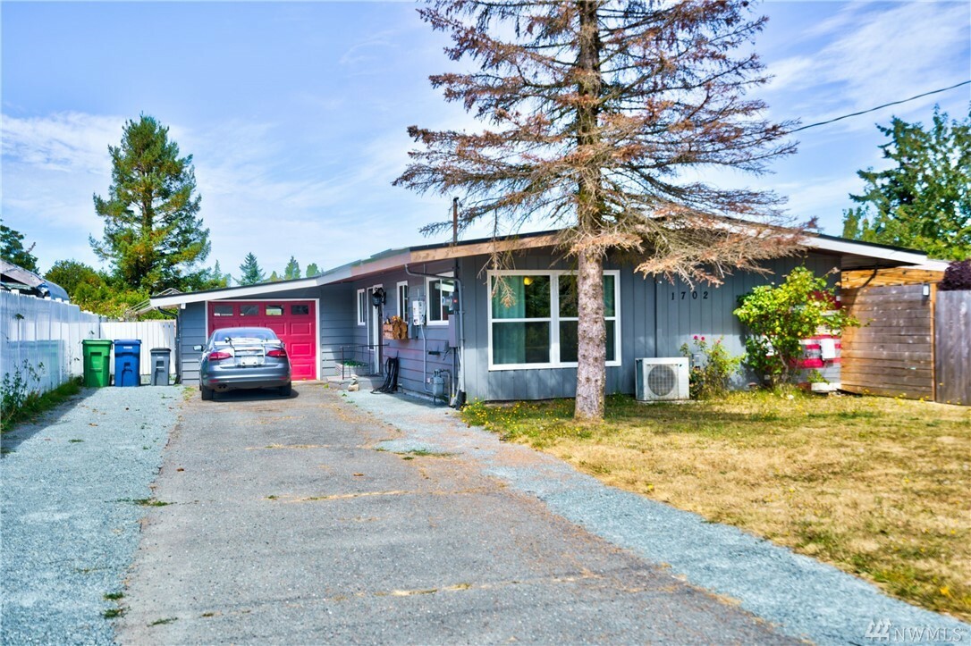 Property Photo: 1702 36th St WA 98221