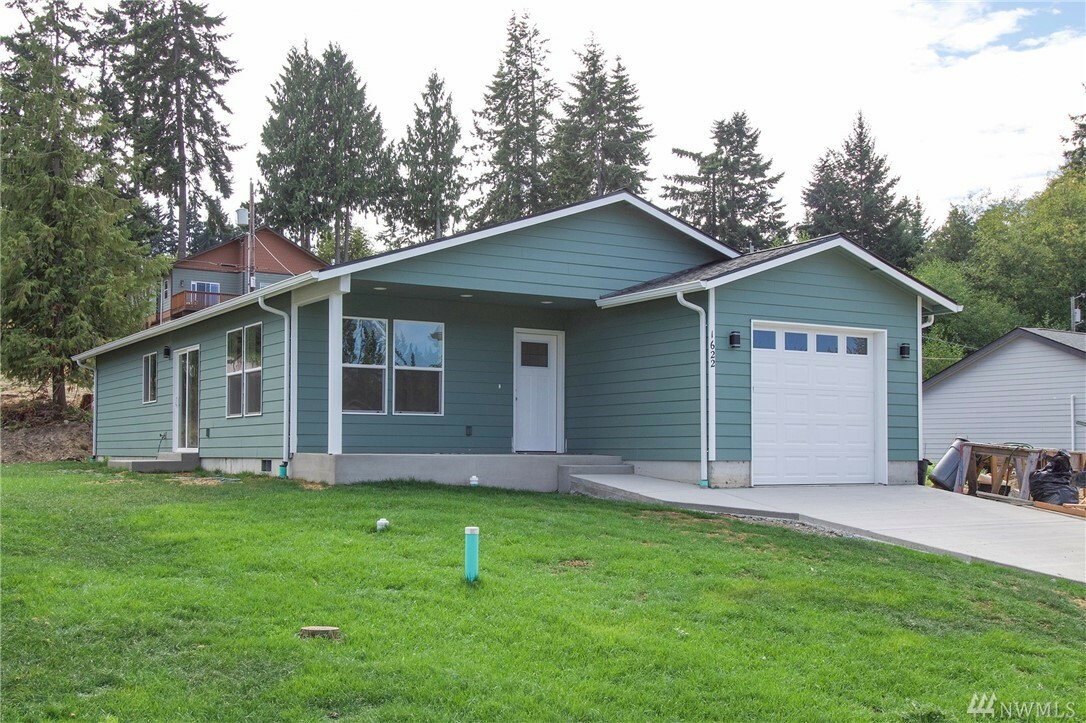 Property Photo:  1622 W 11th St  WA 98363 