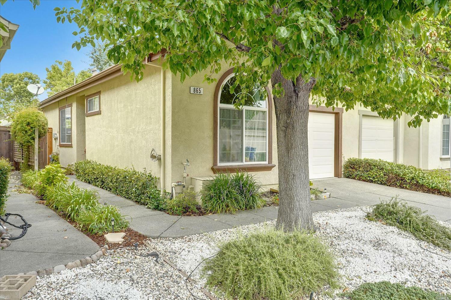 Property Photo:  865 Bob Crosby Way  CA 95492 