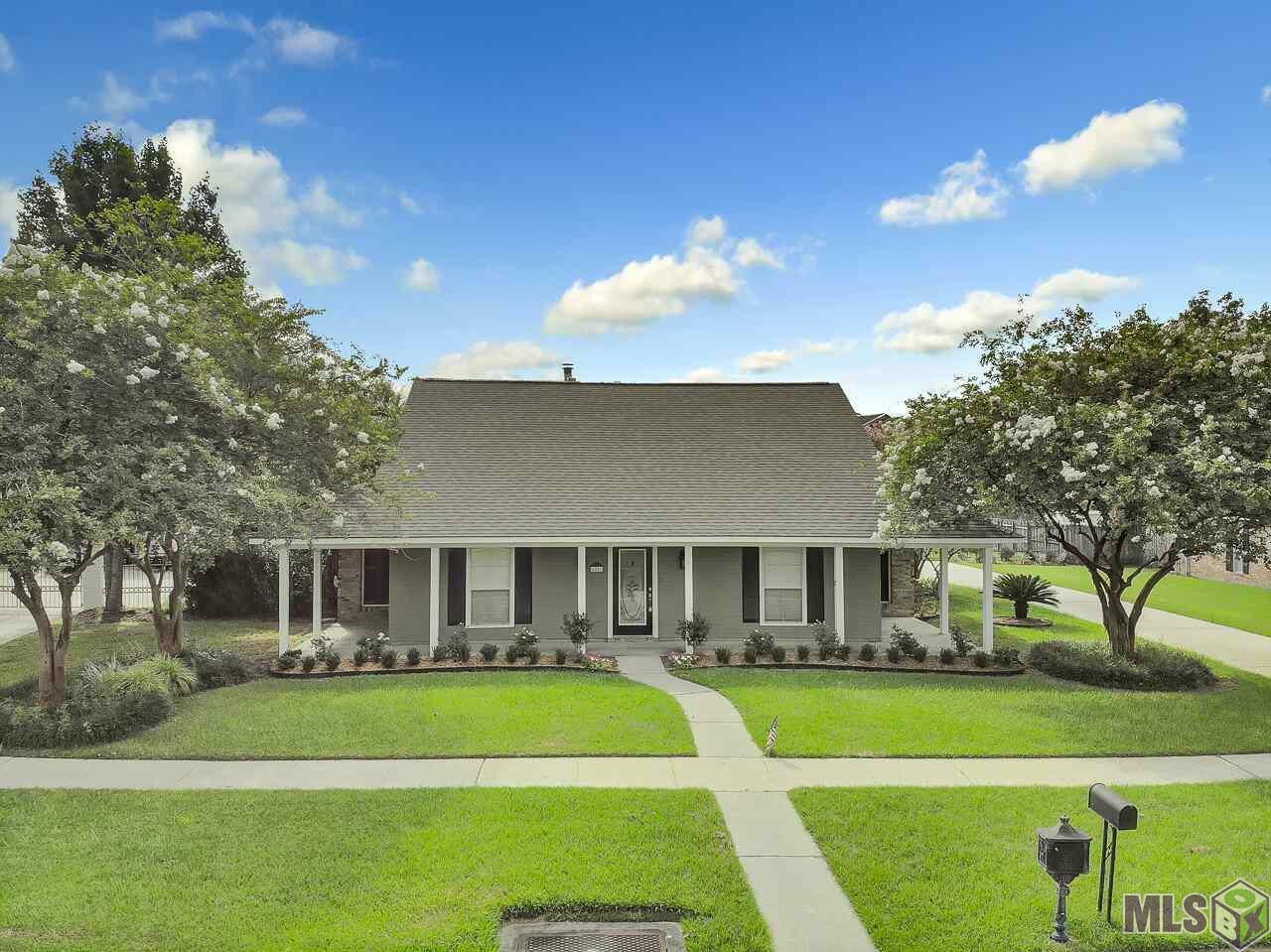 Property Photo: 6223 Snowden Dr LA 70817