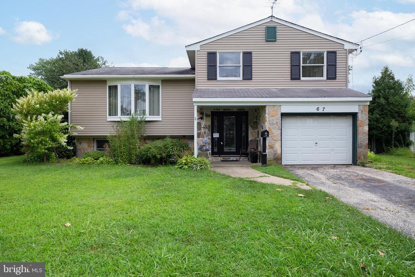 Property Photo:  67 S Locust Avenue  NJ 08053 