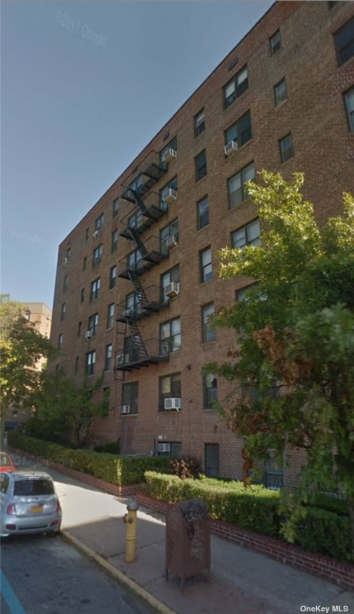 Property Photo:  83-75 Woodhaven Boulevard 3S  NY 11421 