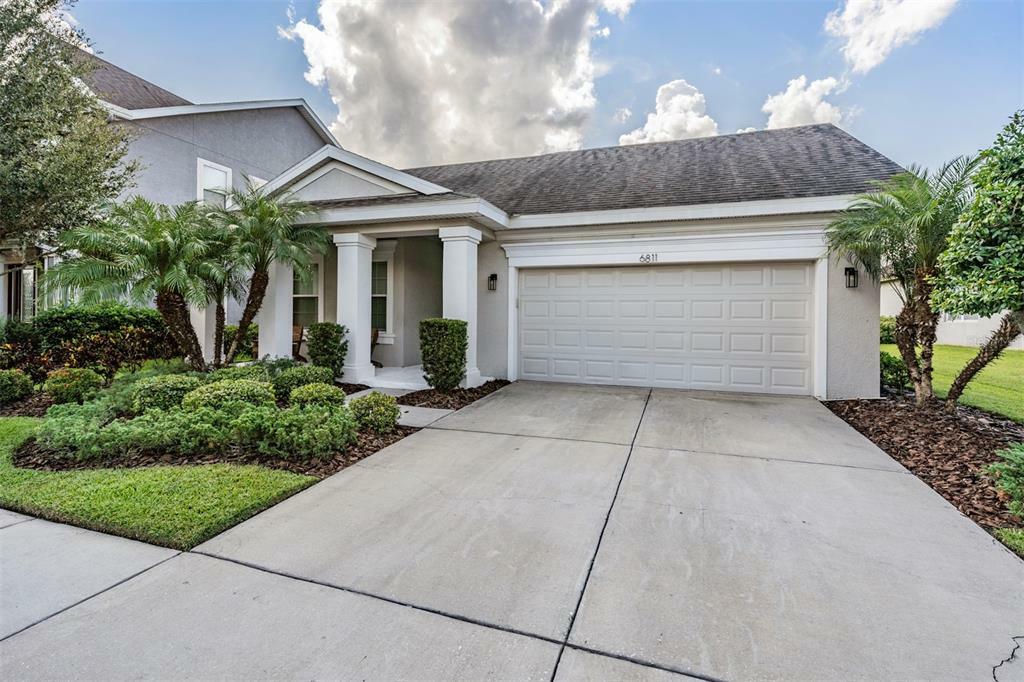 Property Photo:  6811 Park Strand Drive  FL 33572 