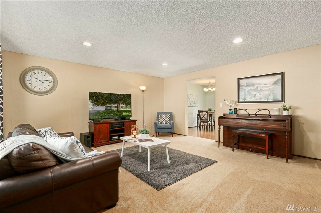 Property Photo: 578 NE Redbud Lane WA 98311