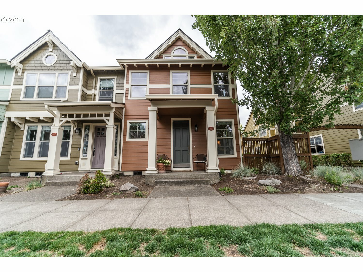 Property Photo:  1423 SE Harney St  OR 97202 