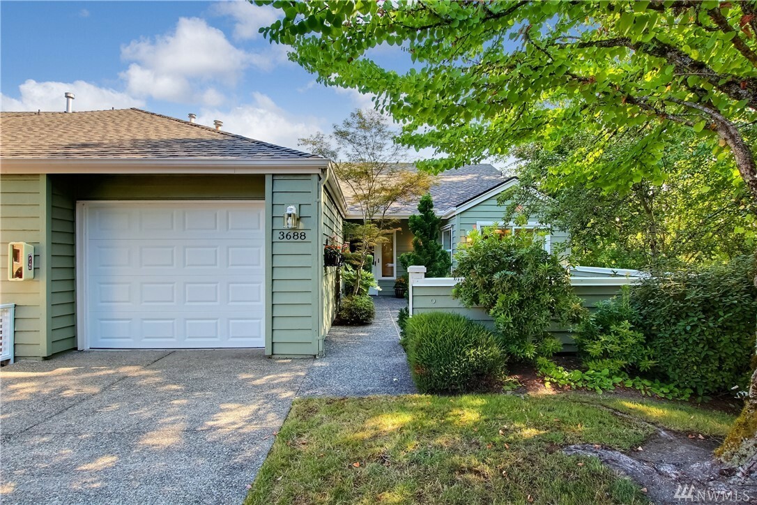Property Photo: 3688 225th Place SE 2327 WA 98029