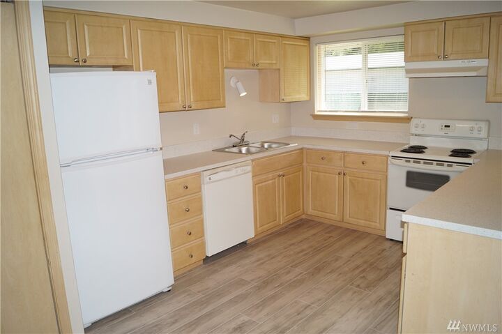 Property Photo: 619 E St WA 98537