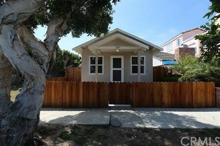 Property Photo:  319 8th Street  CA 92648 