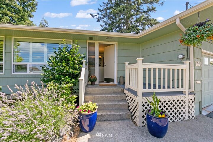 Property Photo:  1371 N Skyline Drive  WA 98406 
