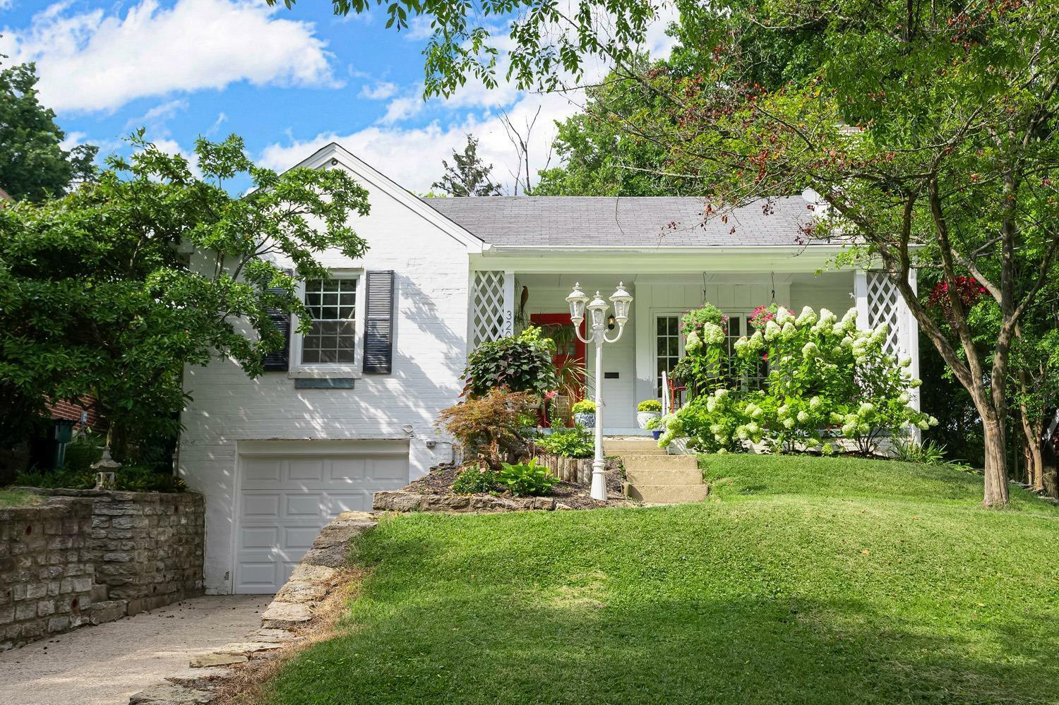 Property Photo: 3206 Manning Ave OH 45211