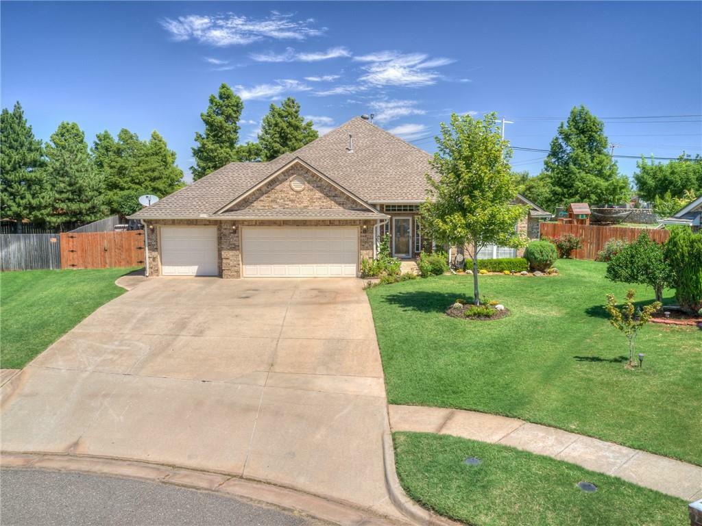 Property Photo: 15820 Darlington Court OK 73013