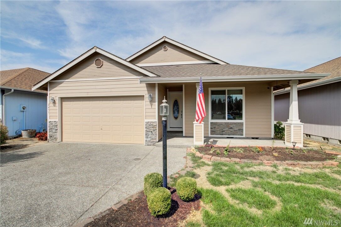 Property Photo:  2433 177th St Ct E  WA 98445
