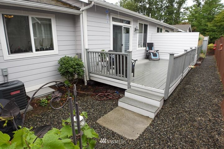 Property Photo:  626 Sunflower Lane  WA 98226 