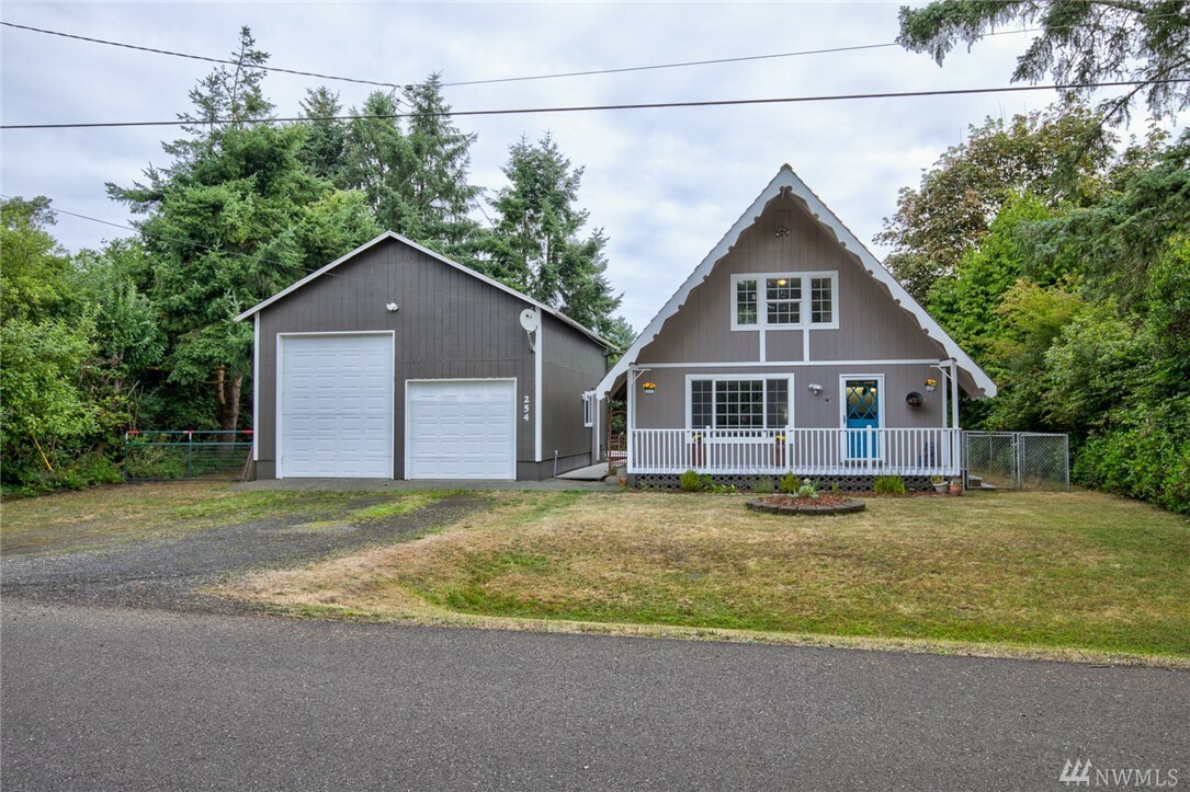 Property Photo:  254 Wishkah St SW  WA 98569 