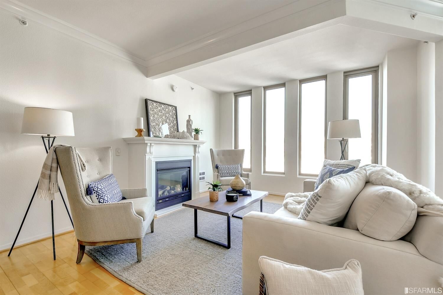 Property Photo: 88 King Street 817 CA 94107