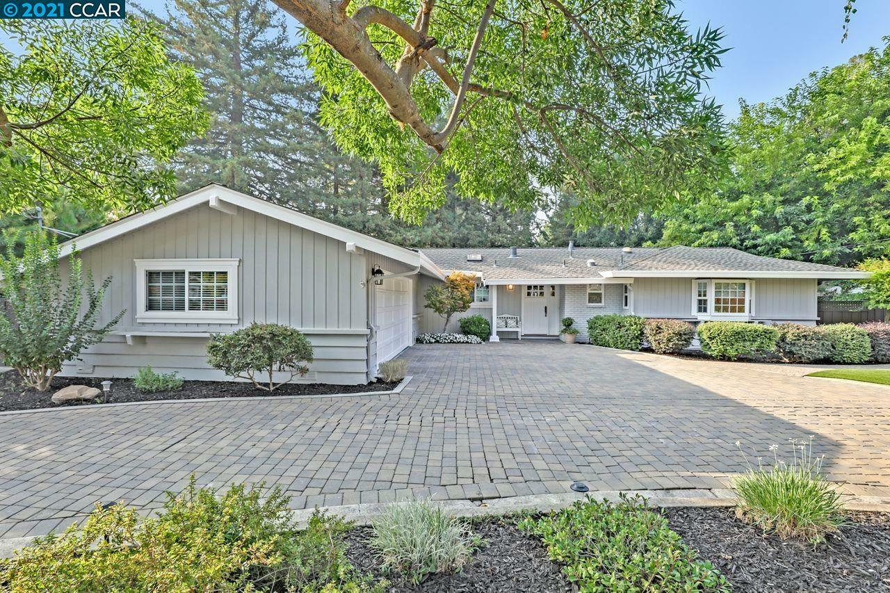 Property Photo:  1562 Ridgewood Rd  CA 94507 