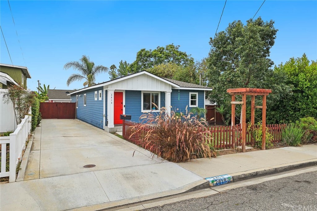 Property Photo: 2418 Ralston Lane CA 90278