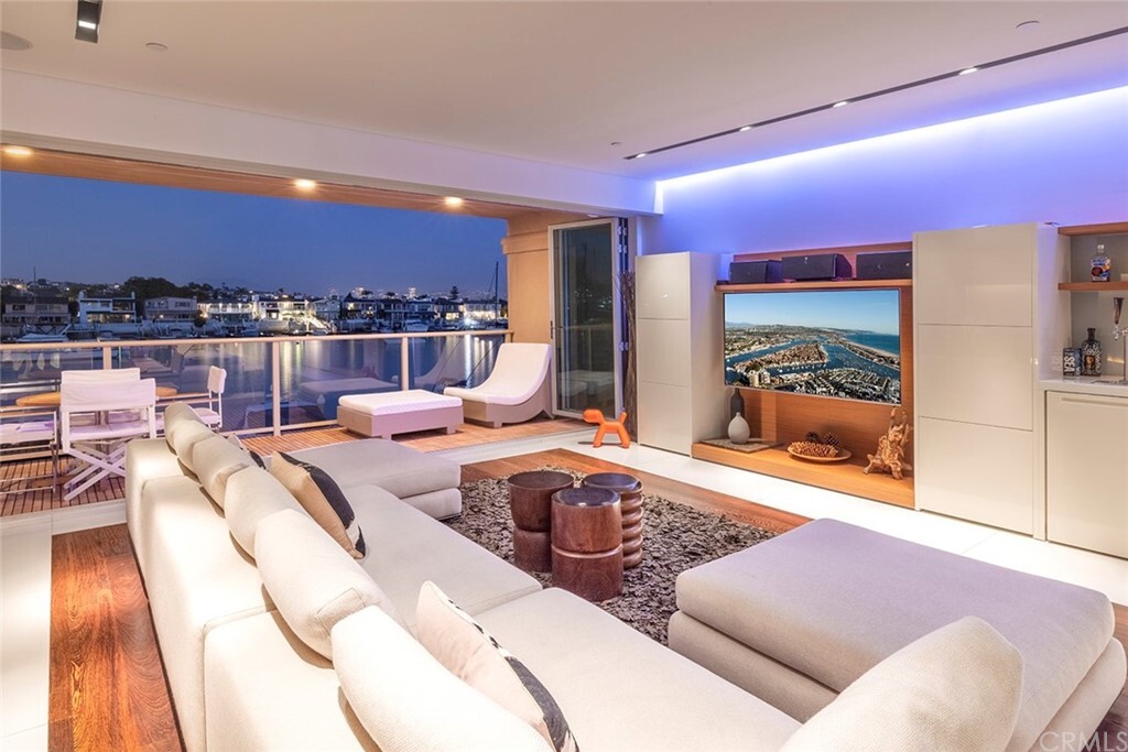 Property Photo: 633 Lido Park Drive B2 CA 92663