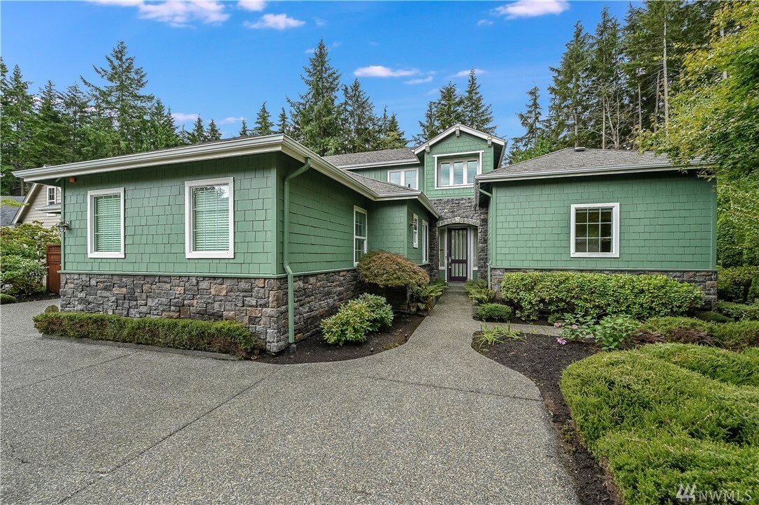 Property Photo:  12207 243rd Place NE  WA 98053 