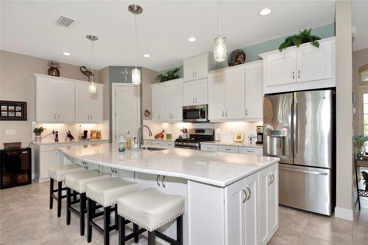 Property Photo:  9909 Batchelder Terrace  FL 34221