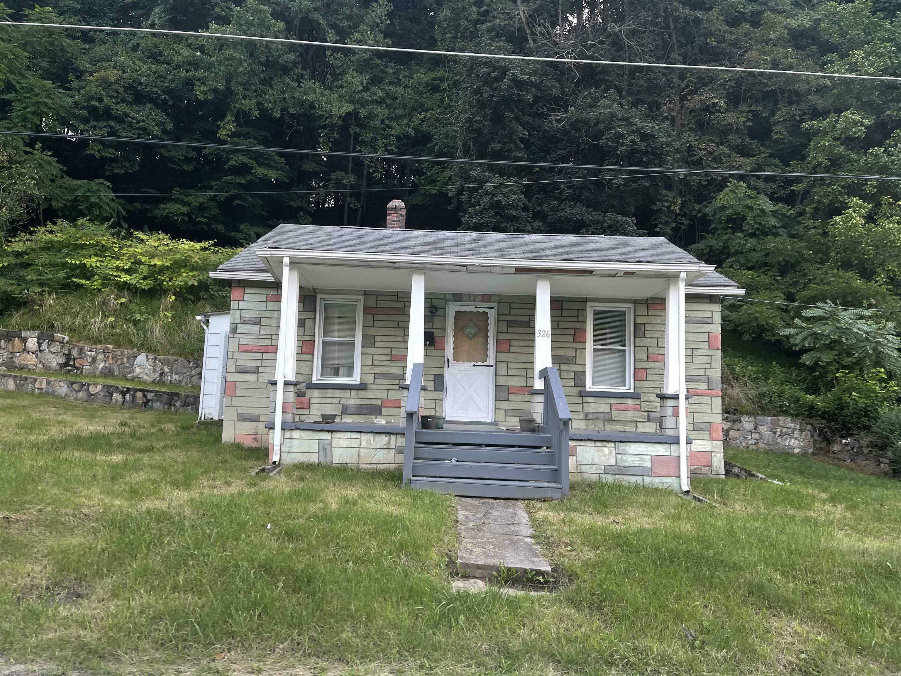 Property Photo:  326 Poplar Street  VA 24124 