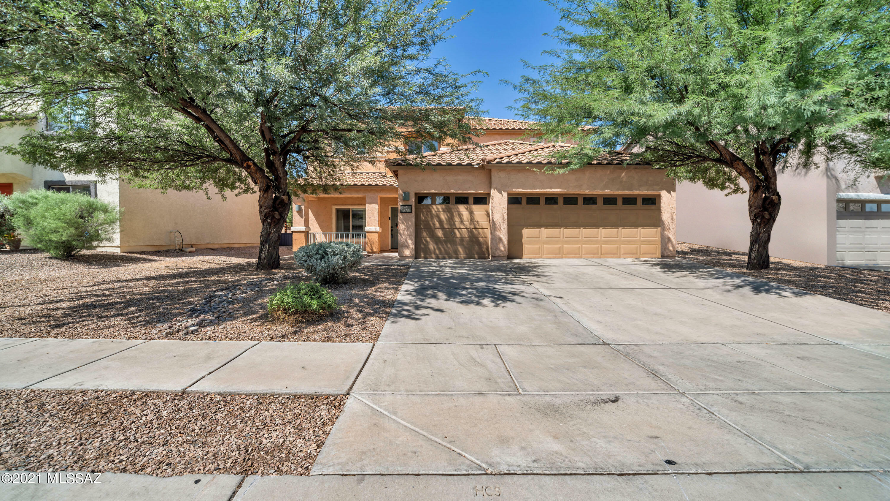 Property Photo: 875 W Vuelta Granadina AZ 85629