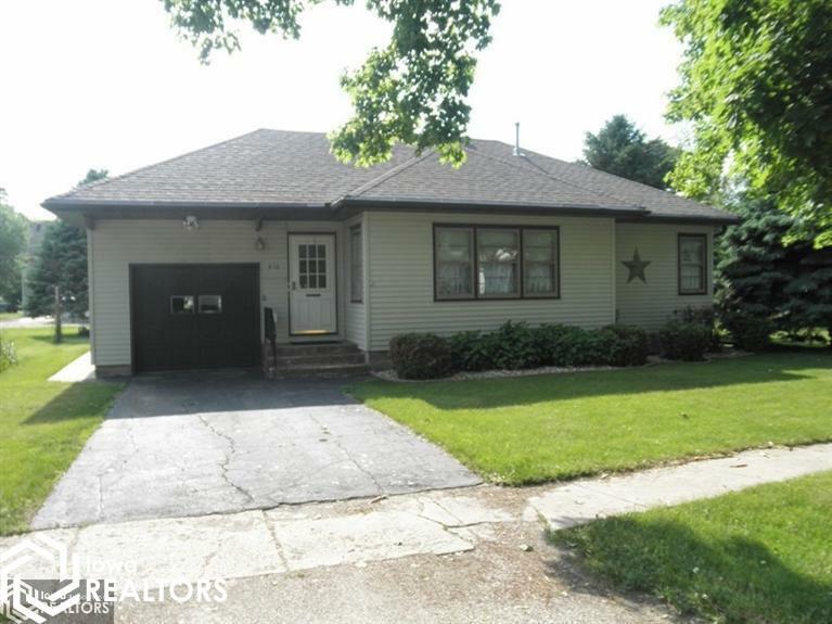 Property Photo:  410 S School Street  IA 50472 