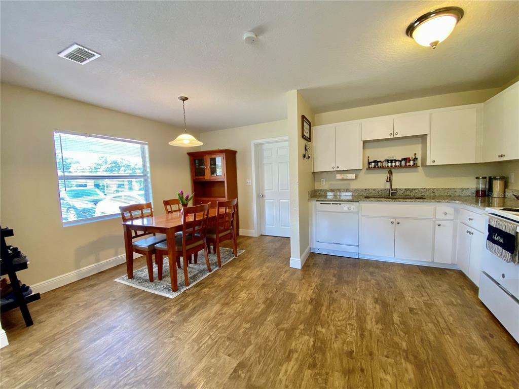 Property Photo:  2706 Hempstead Drive  FL 33801 