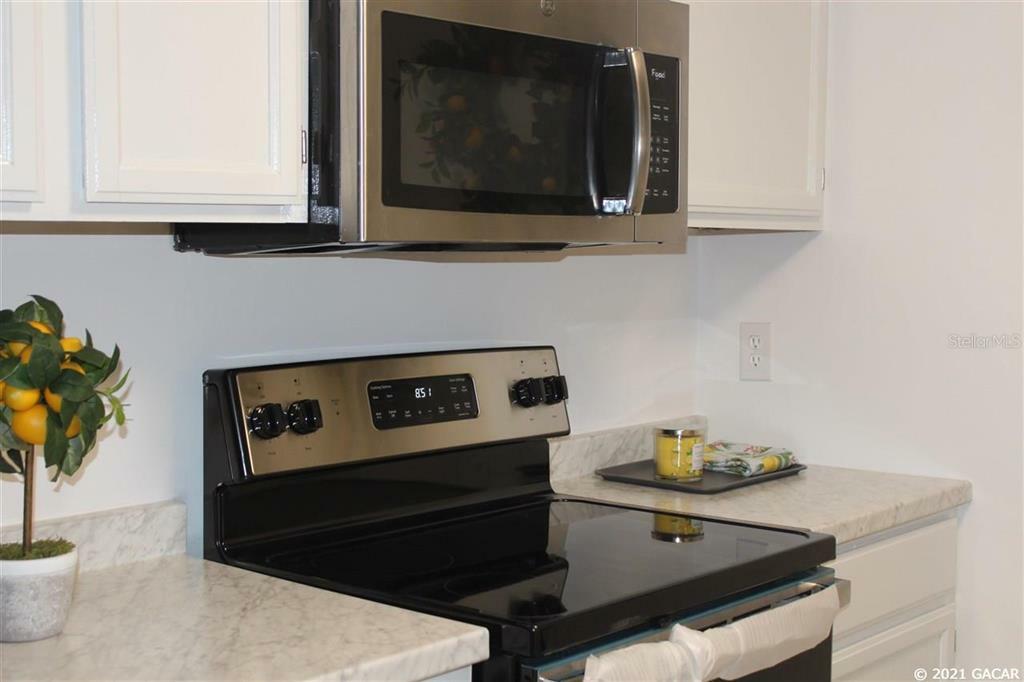 Property Photo:  4609 SW 67th Terrace  FL 32608 