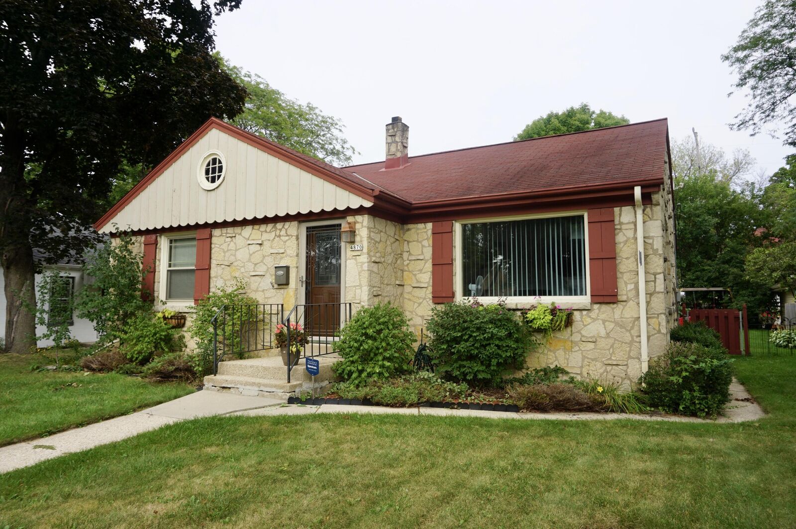 Property Photo: 4870 N Iroquois Ave WI 53217