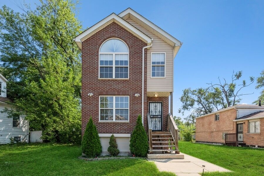 Property Photo:  11431 S Harvard Avenue  IL 60628 