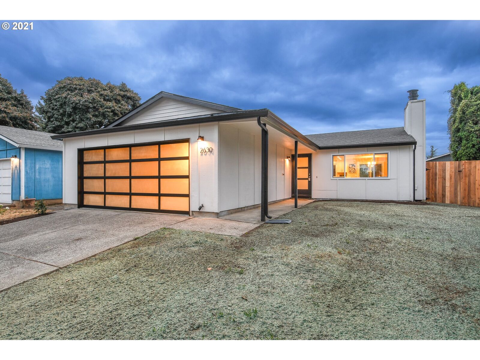 Property Photo: 2630 NE Saratoga St OR 97211