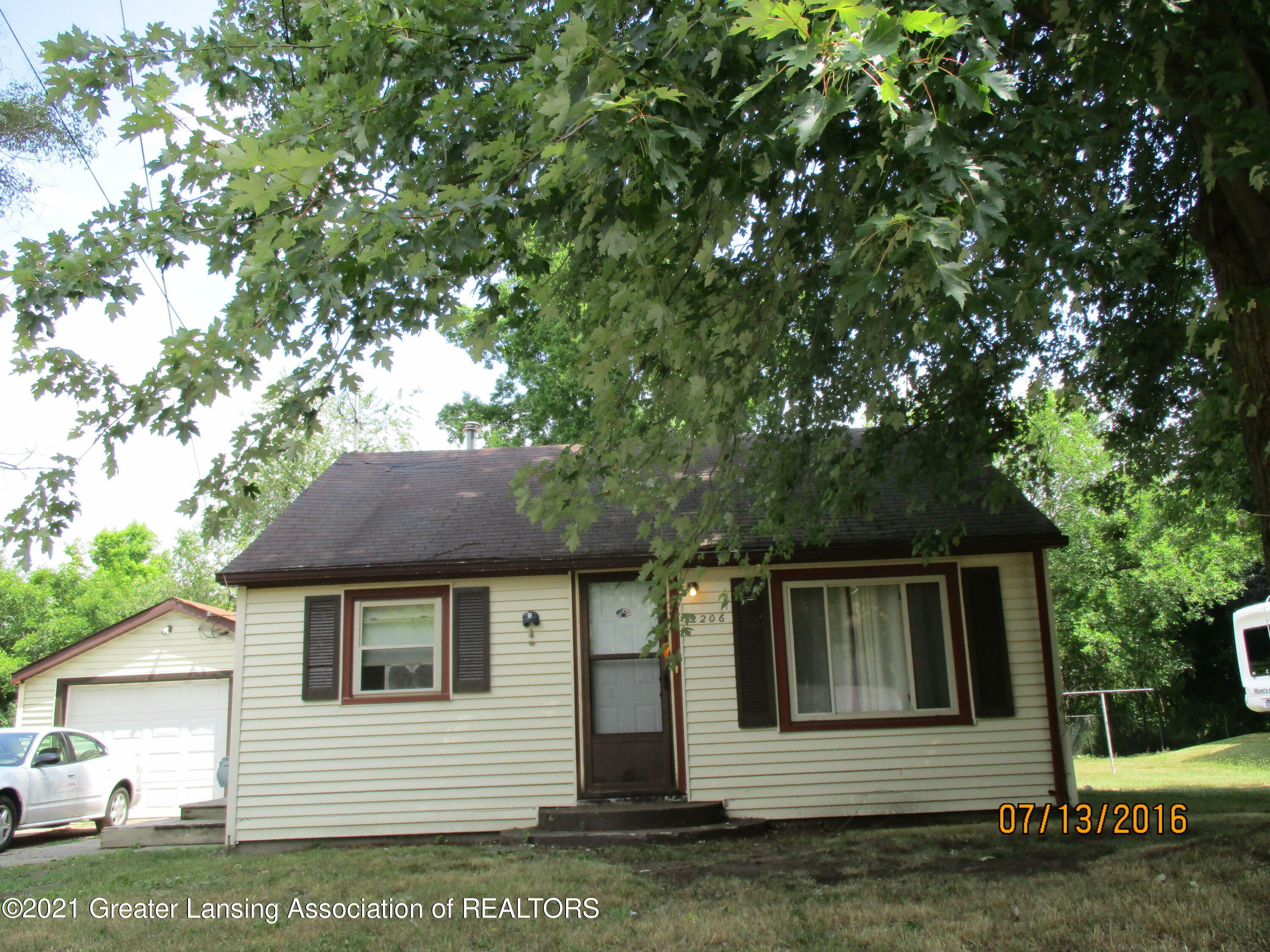 Property Photo:  2206 Park Lane  MI 48842 