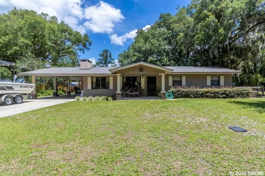 Property Photo:  22636 SE 62nd Avenue  FL 32640 