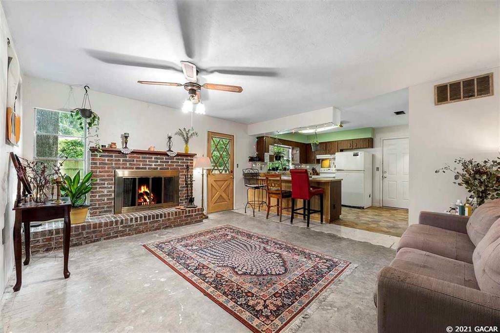 Property Photo:  4010 NW 8th Avenue  FL 32605 