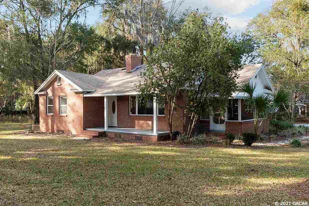 Property Photo:  3110 NW 21st Street  FL 32605 