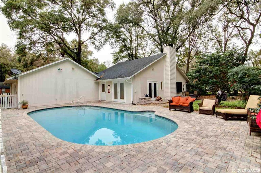 Property Photo:  10123 SW 38th Place  FL 32608 