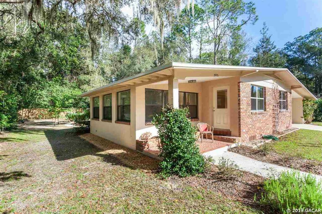 Property Photo:  3952 SW 5th Place  FL 32607 